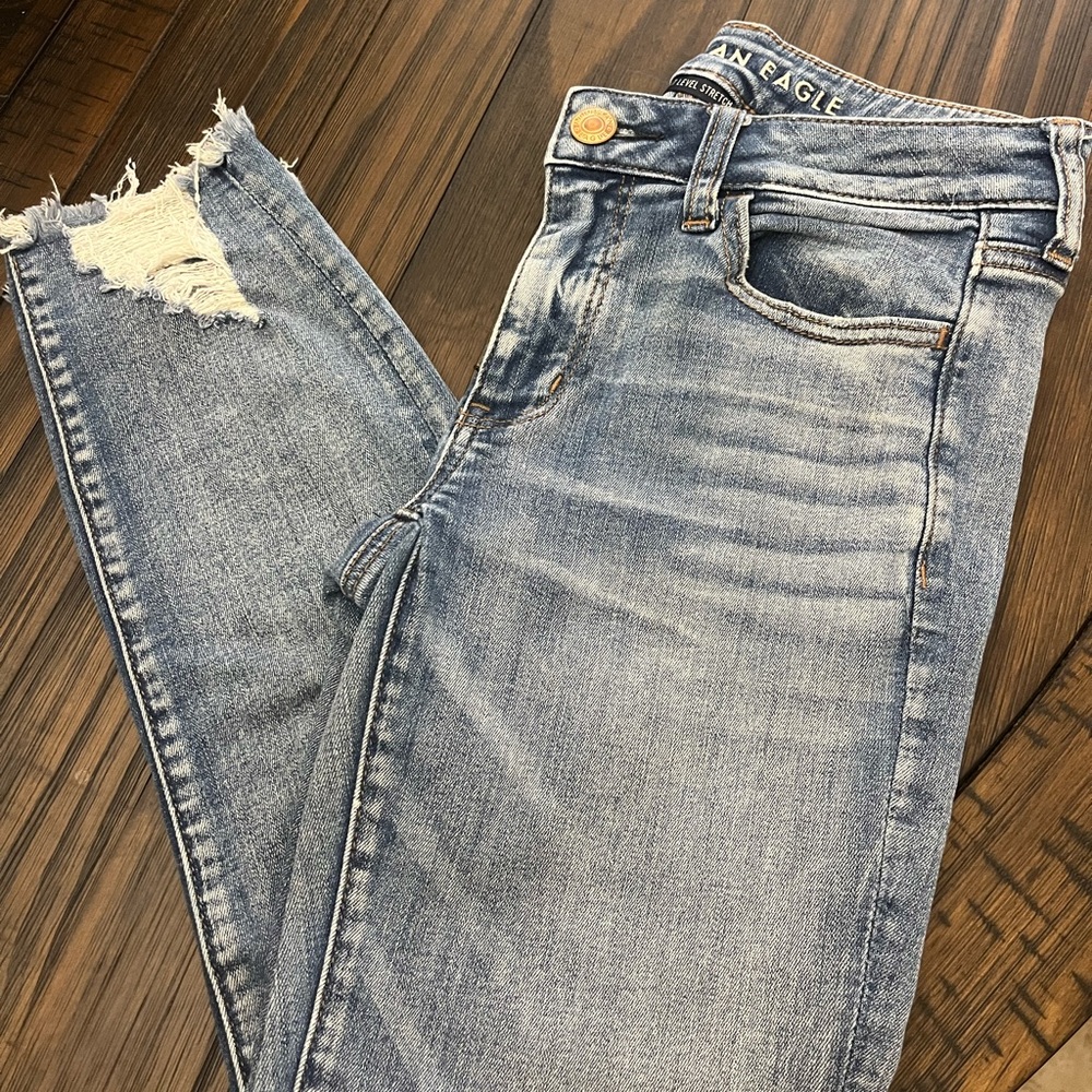 American Eagle Outfitters Women's Light Blue Distressed Skinny Jeans
